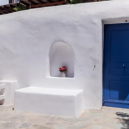 Olive Tree Semi-basement * Mykonos Town