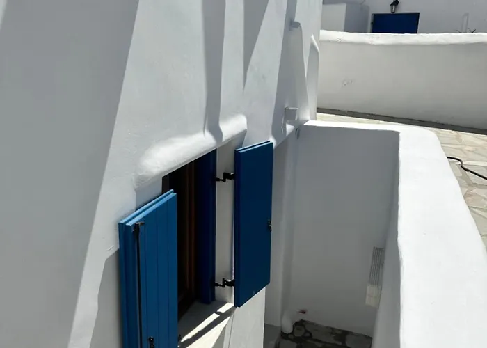 Olive Tree Semi-basement * Mykonos Town